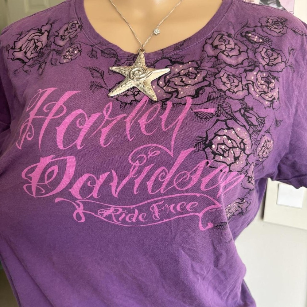 Y2K 2000s Harley Davidson Purple spellout Graphic T Shirt - Picture 2 of 5